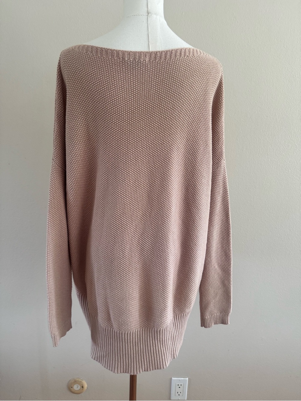 Theory Beige Knit Sweater High/Low Hem - 70%, Cotton, 30% Cashmere - Picture 3 of 6